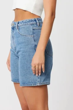 Abrand | Carrie Short