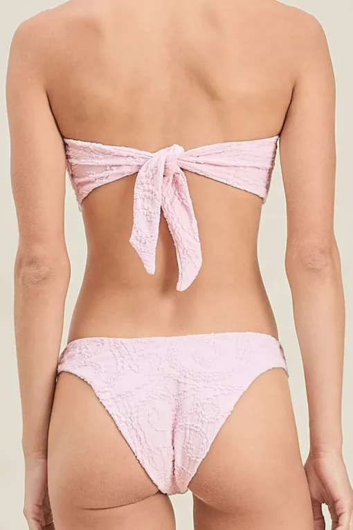 Devon Windsor | Camden Bottom