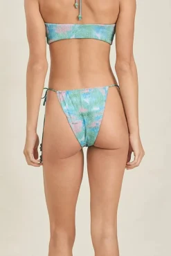 Devon Windsor | Whit Bottom
