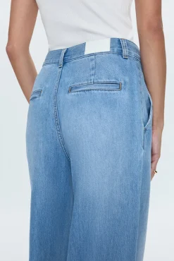 Pistola | Dalia Jean