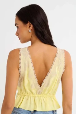 Rumored | Lady Lace Top