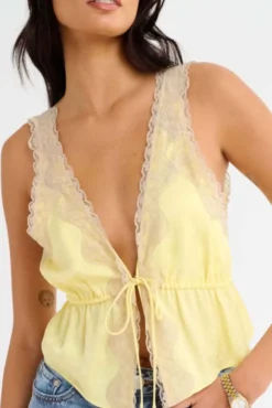Rumored | Lady Lace Top
