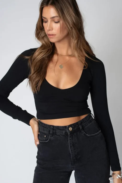 Stillwater | V-Neck Crop - Black