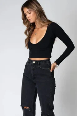 Stillwater | V-Neck Crop - Black